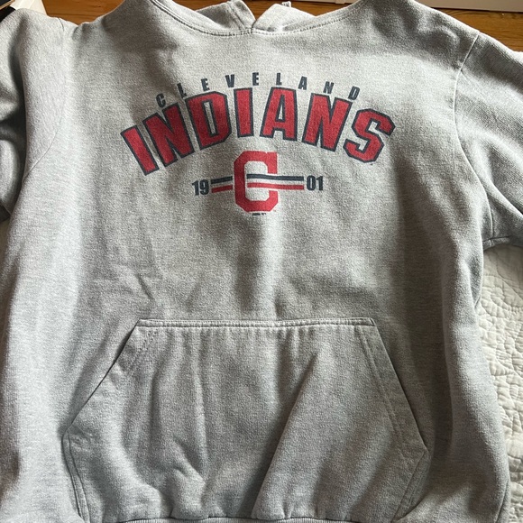 Cleaveland Indians Sweatshirt - Picture 2 of 3